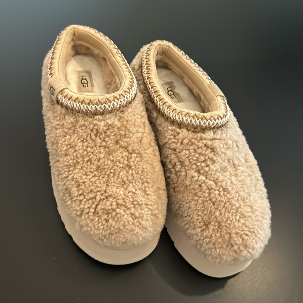 Tazz Maxi Curly Genuine Shearling Platform Slipper